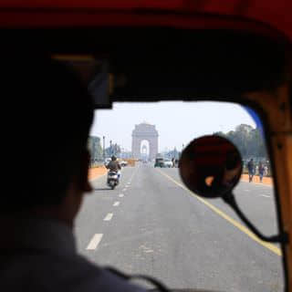 Heading to India Gate.